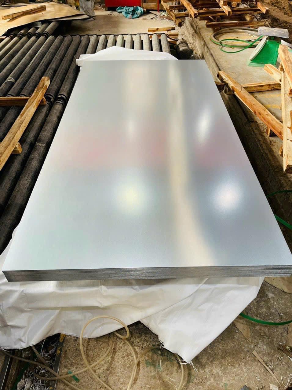 Tôn Inox Phẳng: Lựa Chọn Hàng Đầu Cho Công Trình Bền Vững
