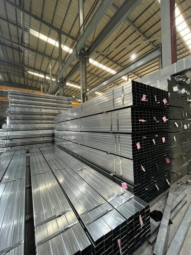 Giá Sắt hộp Nam Kim Giá Sắt hộp Nam Kim