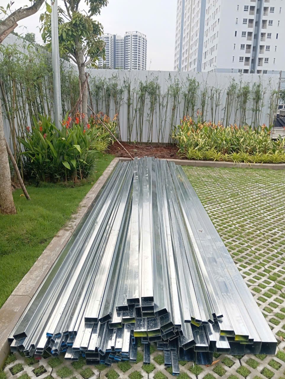 Sắt hộp 40x80 2 Sắt hộp 40x80