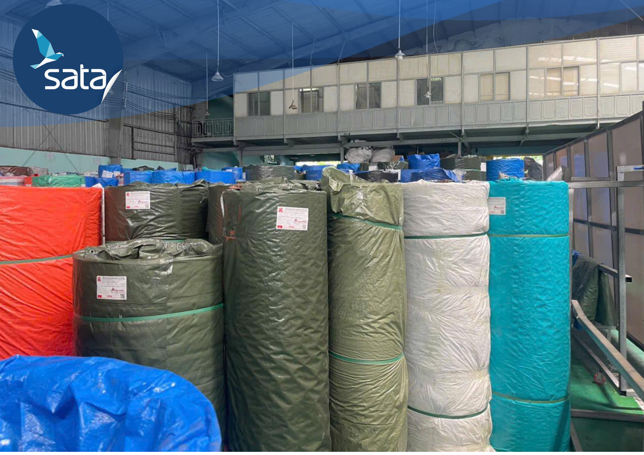 Bảo quản thích hợp, tấm tôn nhựa phẳng có thể duy trì độ bền vượt trội lên đến 20 năm.