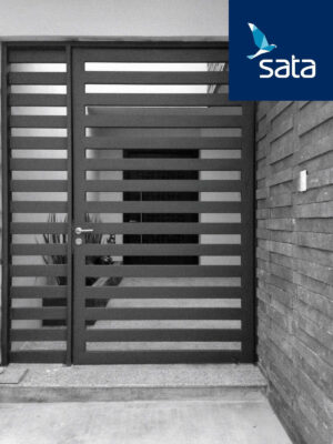 Cửa sắt là một loại cửa được làm từ chất liệu sắt hoặc thép, được gia công và chế tạo với mục đích sử dụng trong các công trình xây dựng