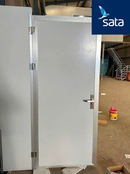 Cửa Panel - Vật Liệu Cách Nhiệt Hiện Đại Cho Nhà Xưởng