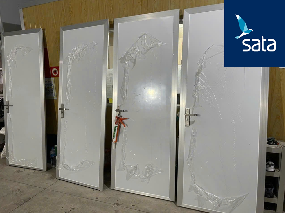 Cửa panel là gì và phụ kiện cửa Panel có vai trò như thế nào?
