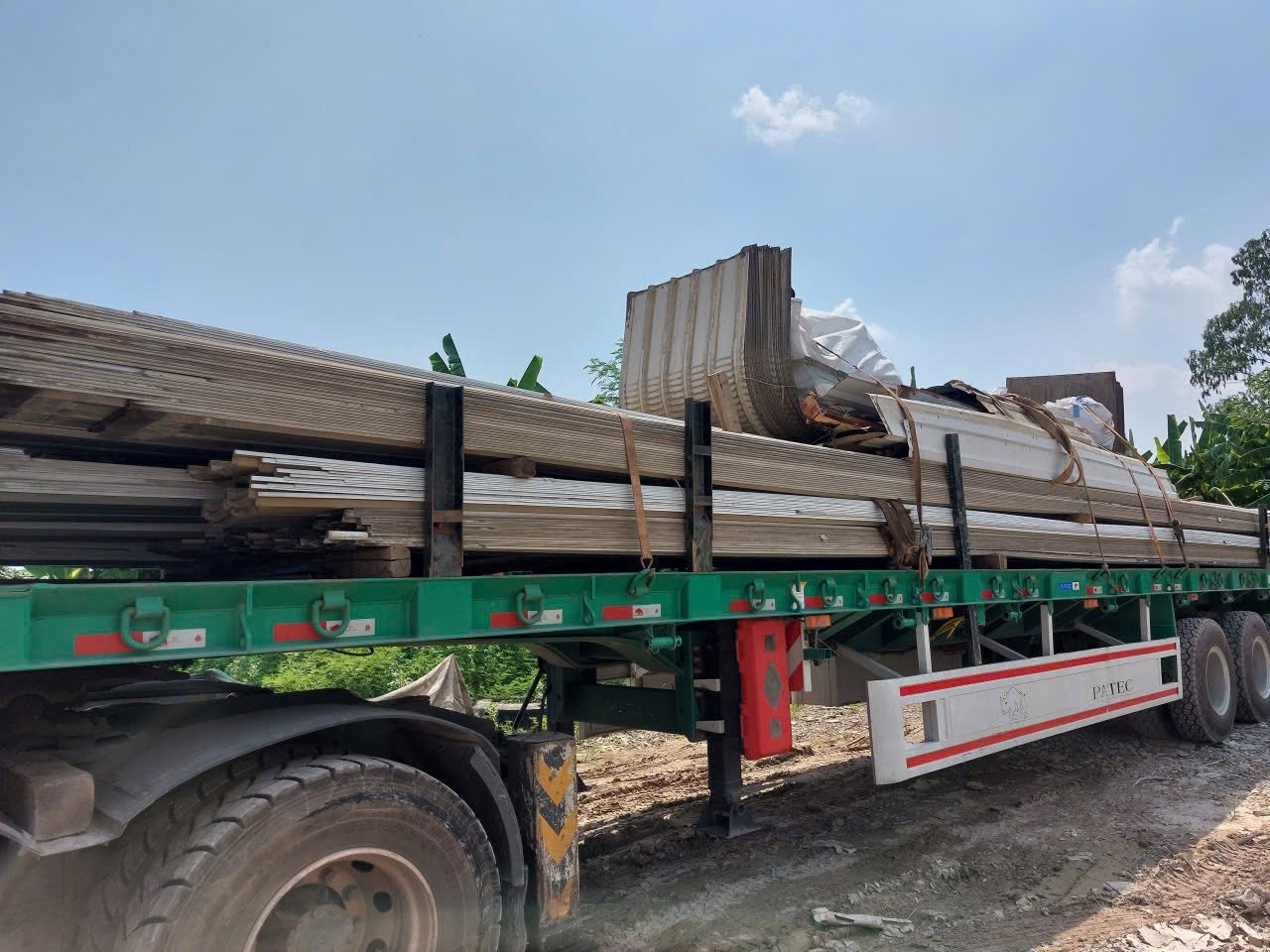 Một số lưu ý khi bán hoặc mua tôn cũ giá rẻ