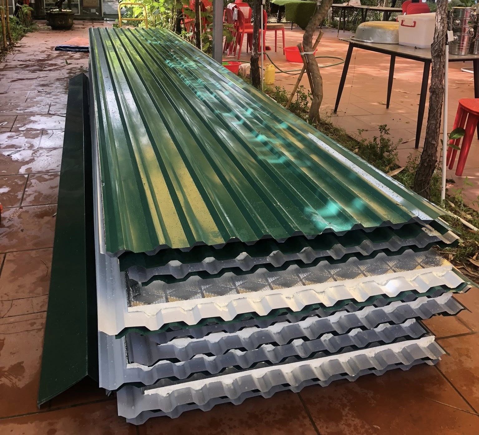 Tôn cách nhiệt màu xanh rêu