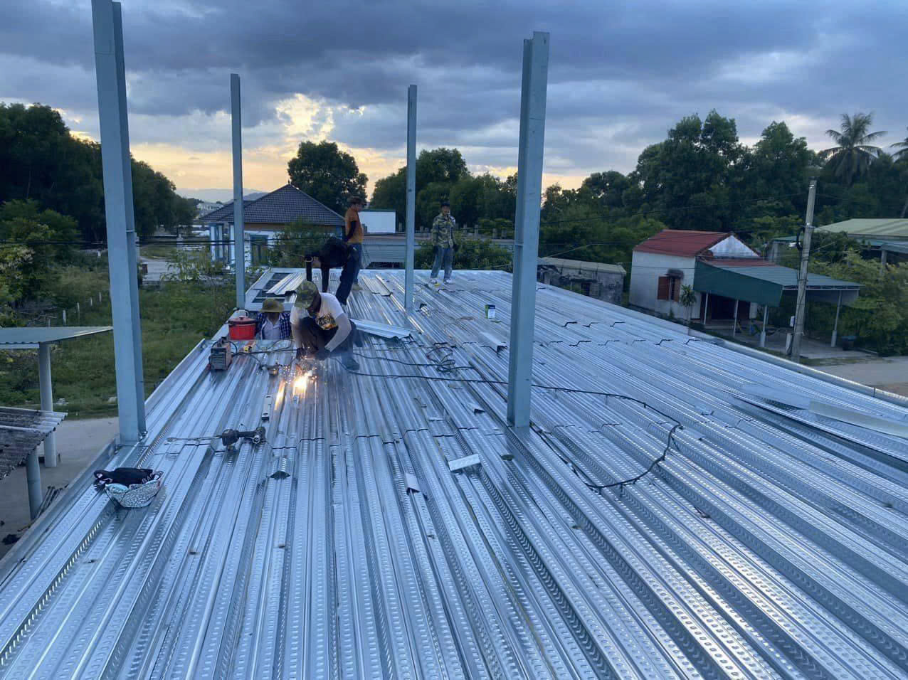 Tôn Sàn Deck Tôn Sàn Deck